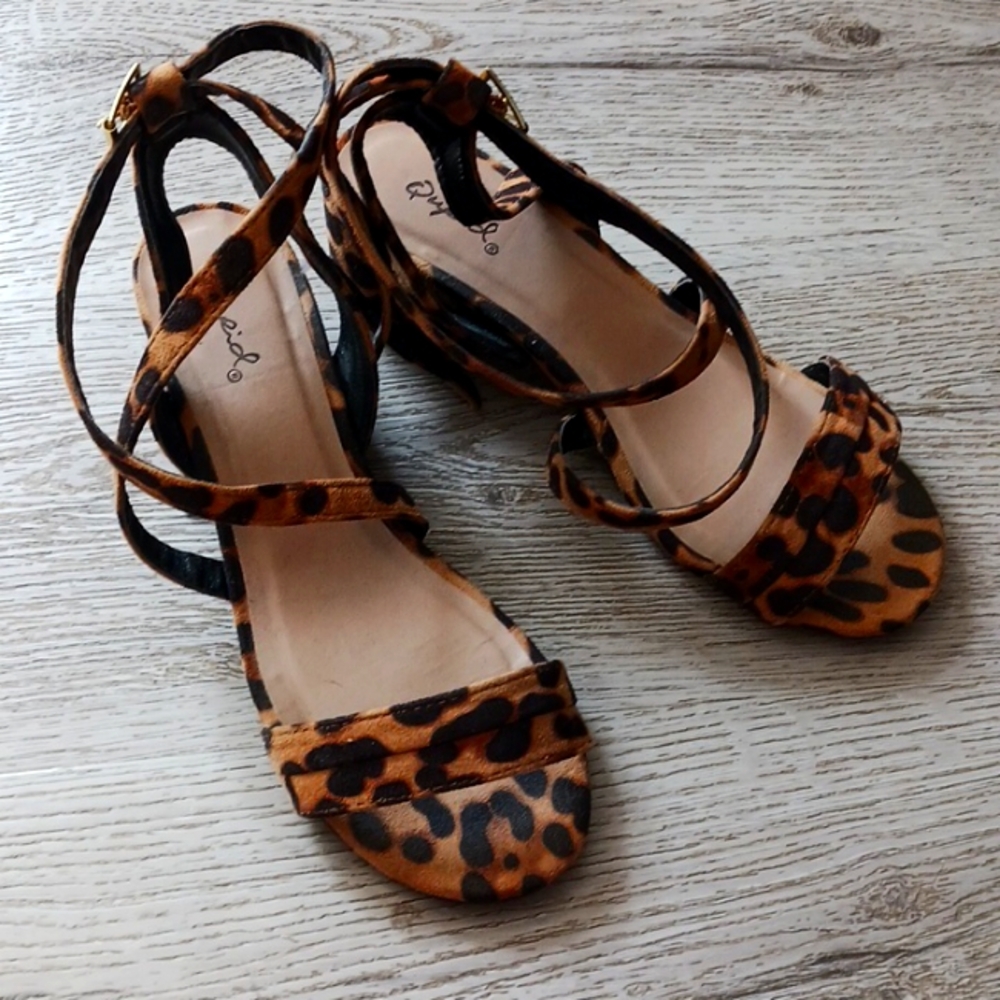 EUC Qupid Ladies Size 7 Animal Print Ankle Strap Sandals